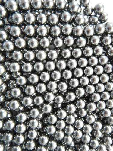 Loose ball bearings - loose,